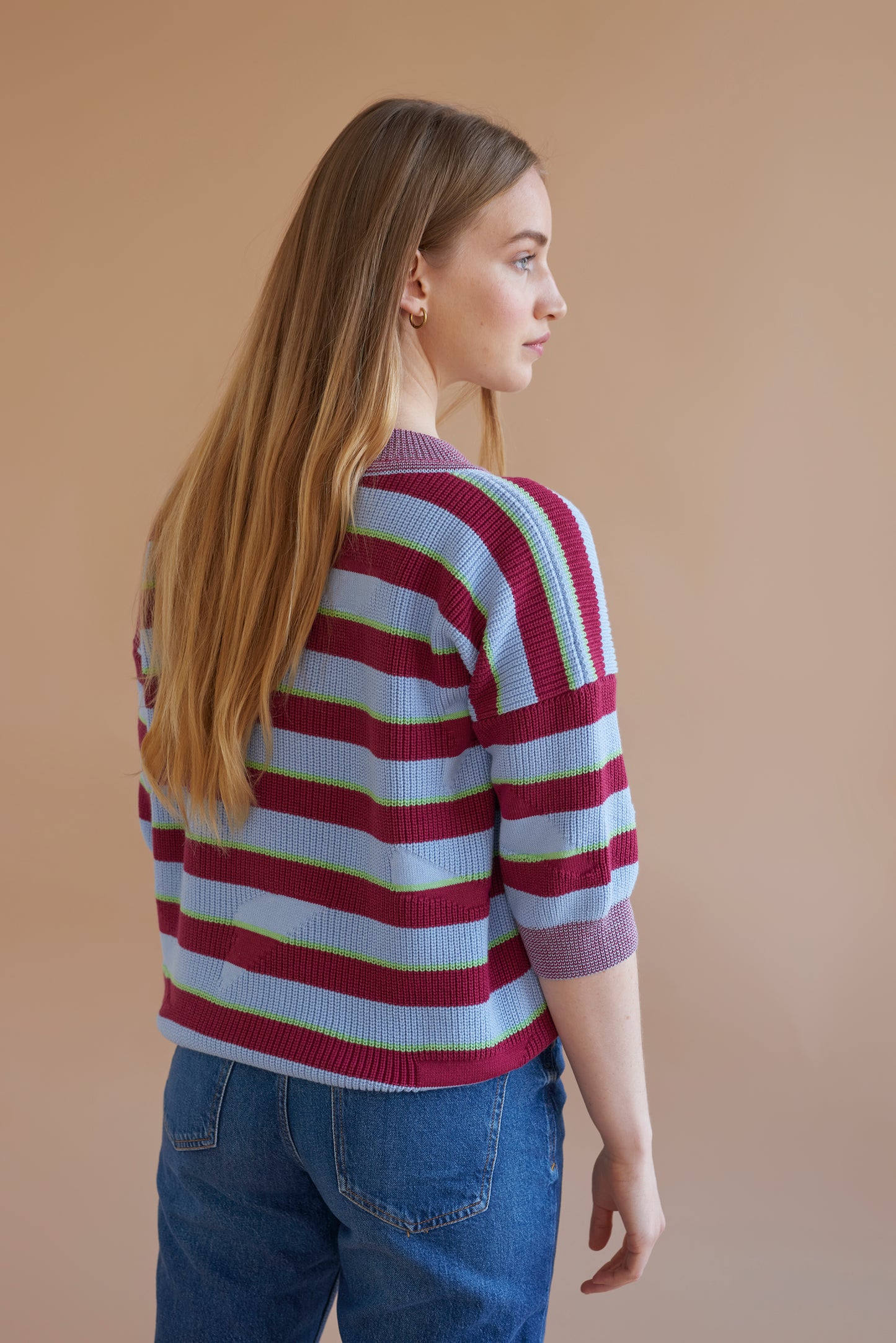 NOAMI jumper english date