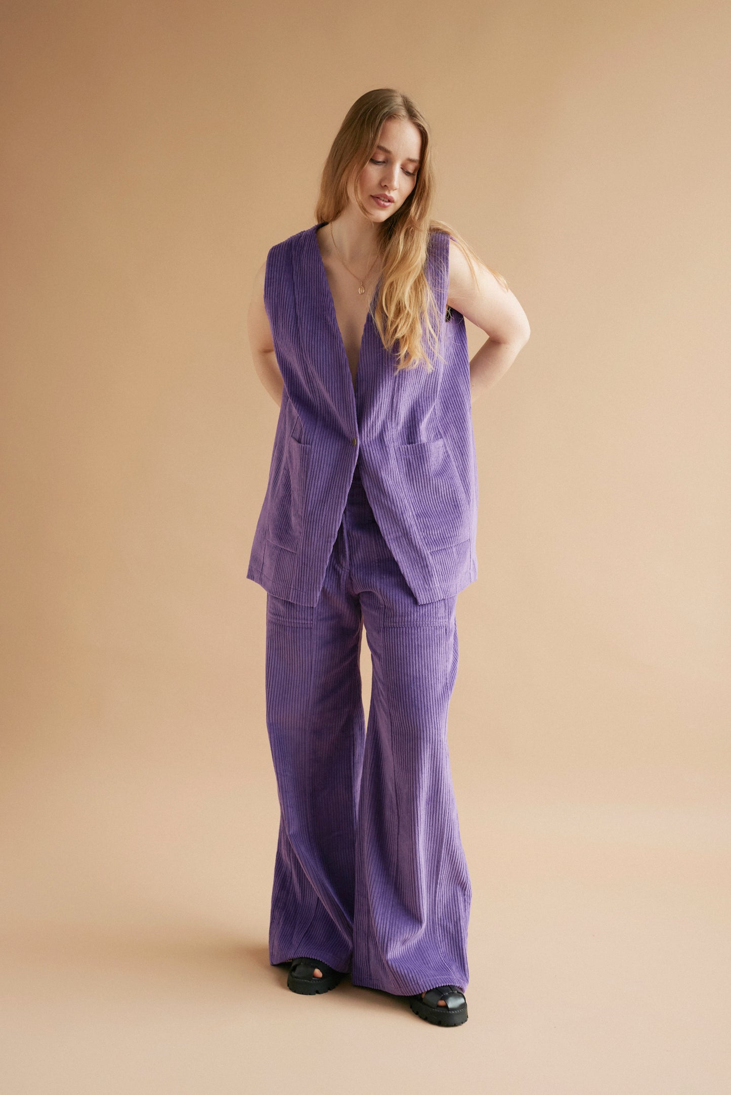 CLEA vest iris