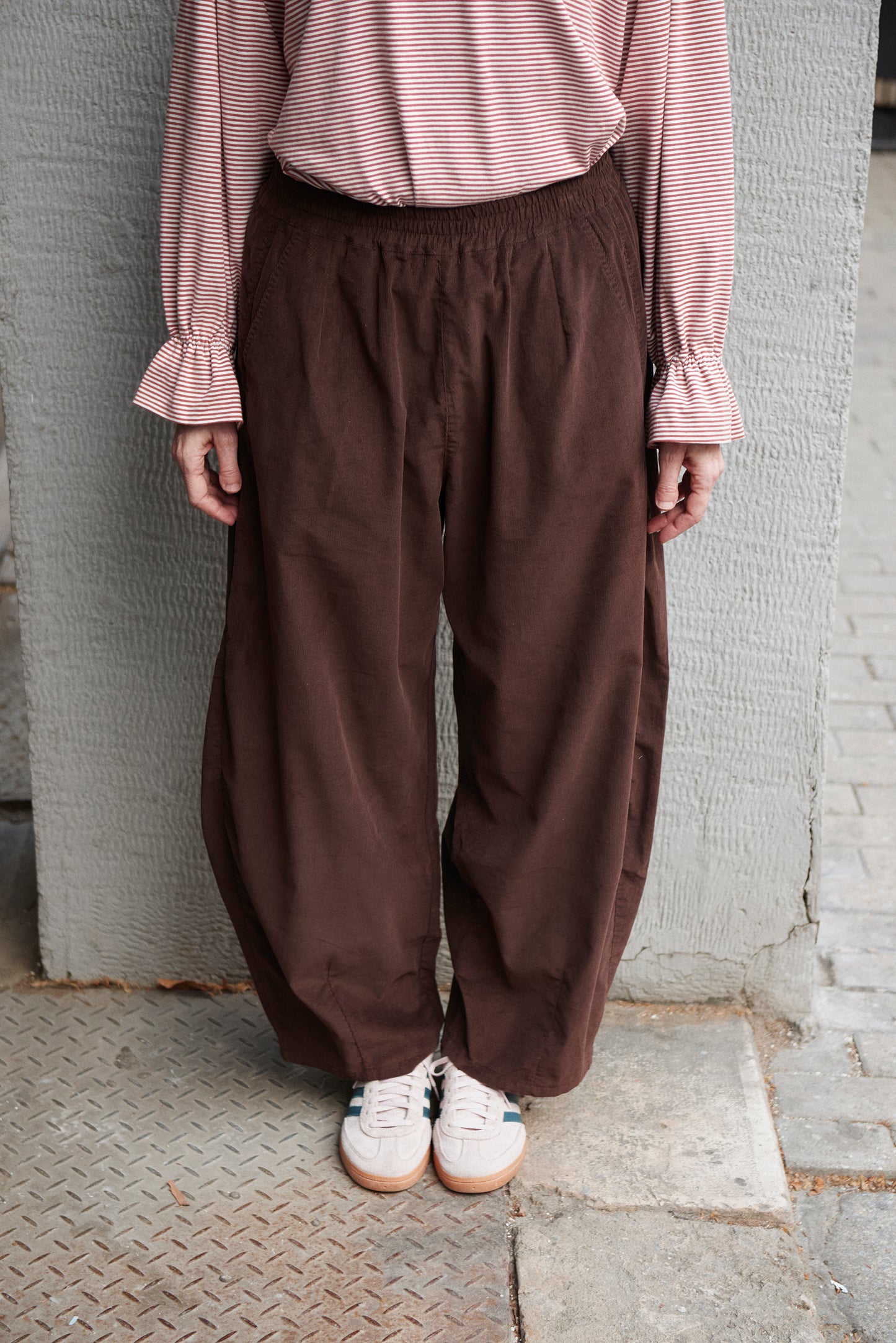 BARREL pants brown babycord