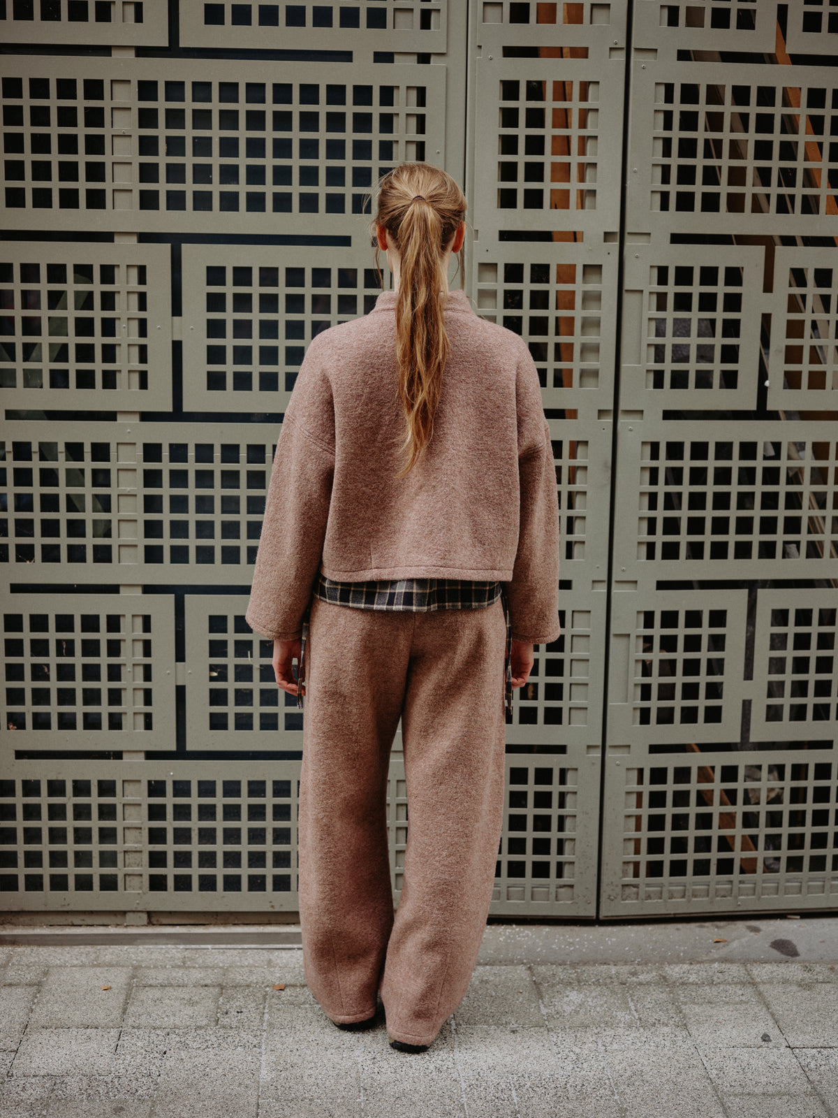 WOOL BARREL pants truffle - PREORDER