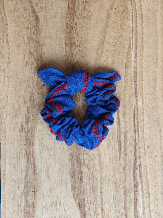 Scrunchie blue highlight