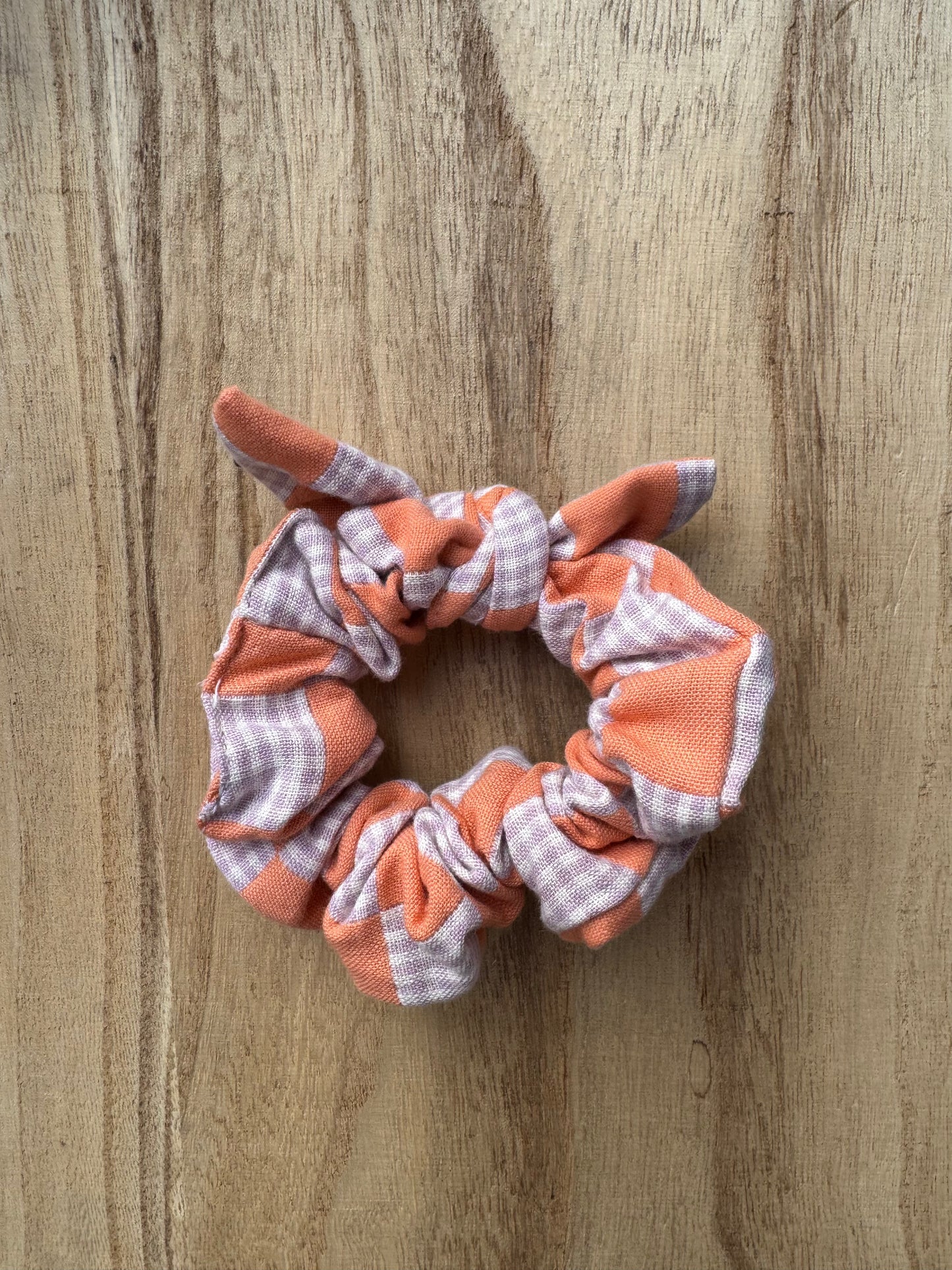 Scrunchie summer checks
